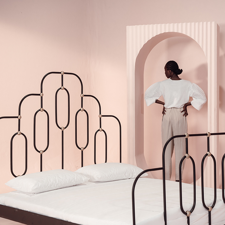 Paloma metal retro discount bed